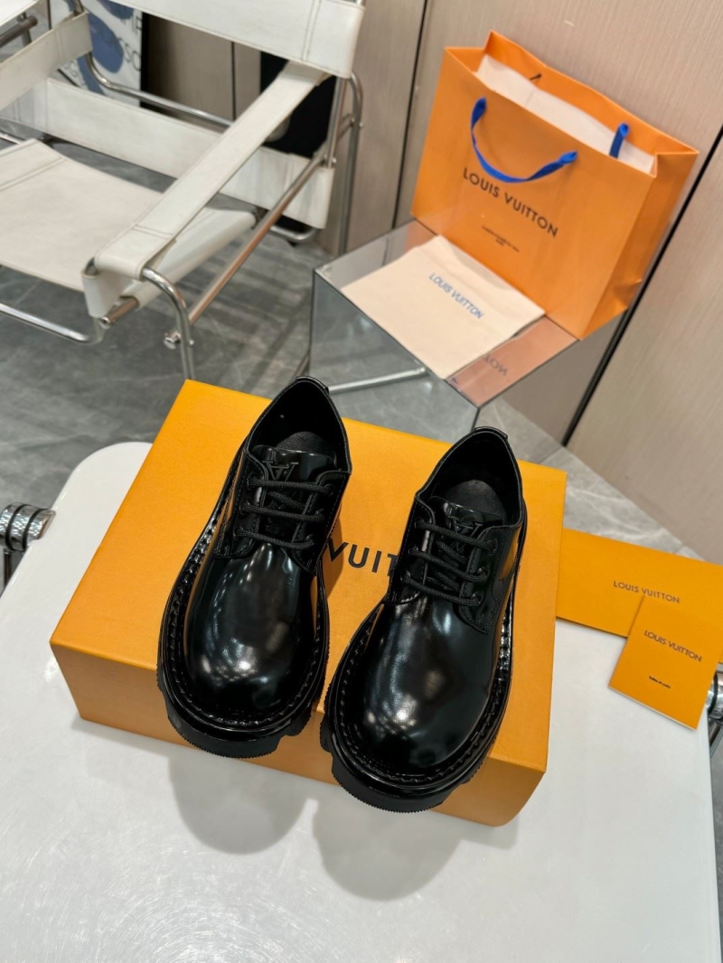 l0vis Vvtt0n loafers